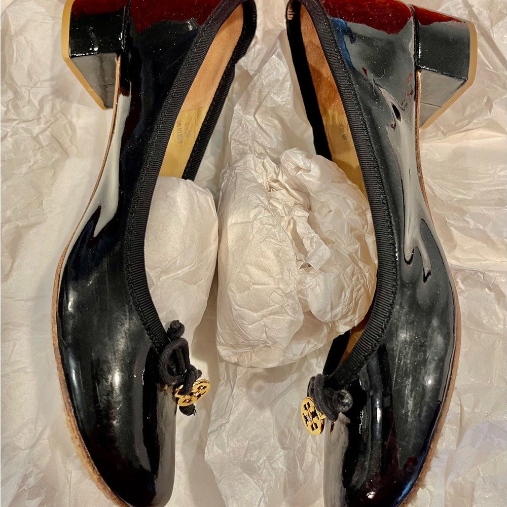 (SOLD) Tory Burch patent leather shoes 7M
